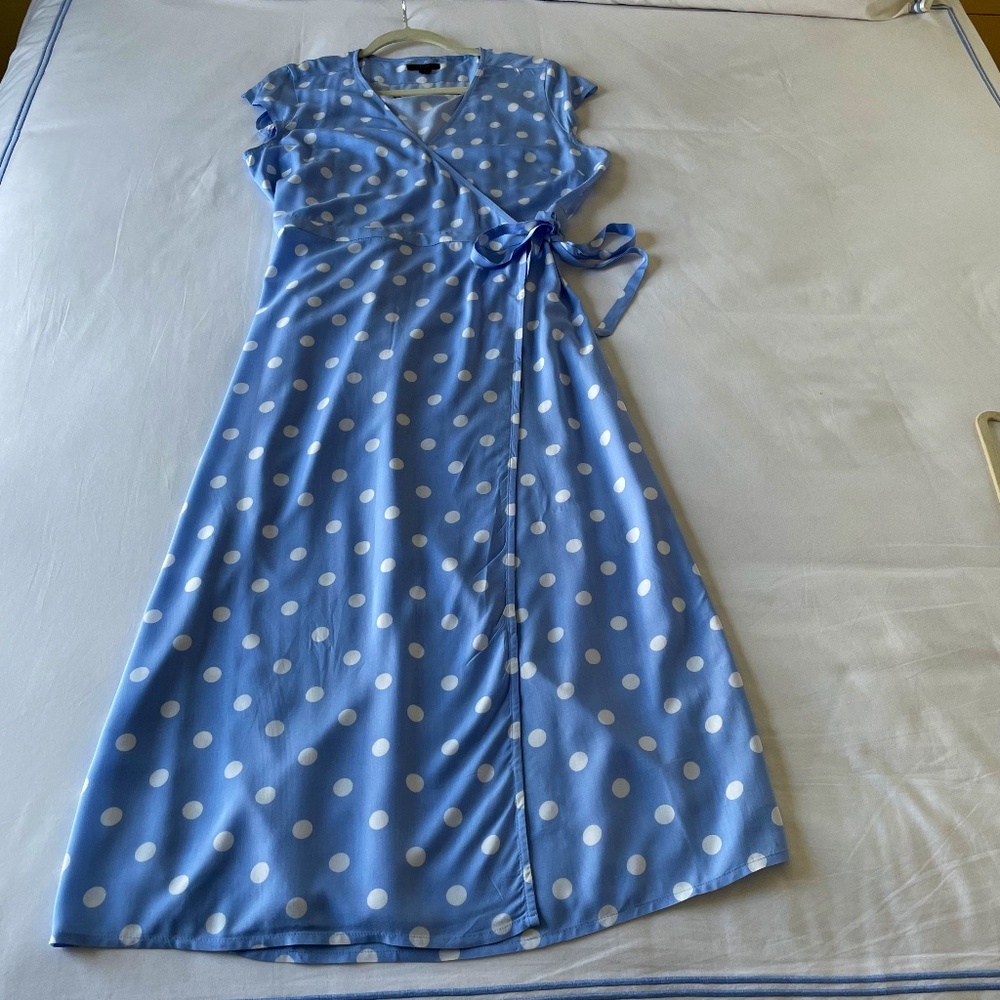 J. CREW BABY BLUE WITH WHITE POLKS DOTS DRESS.